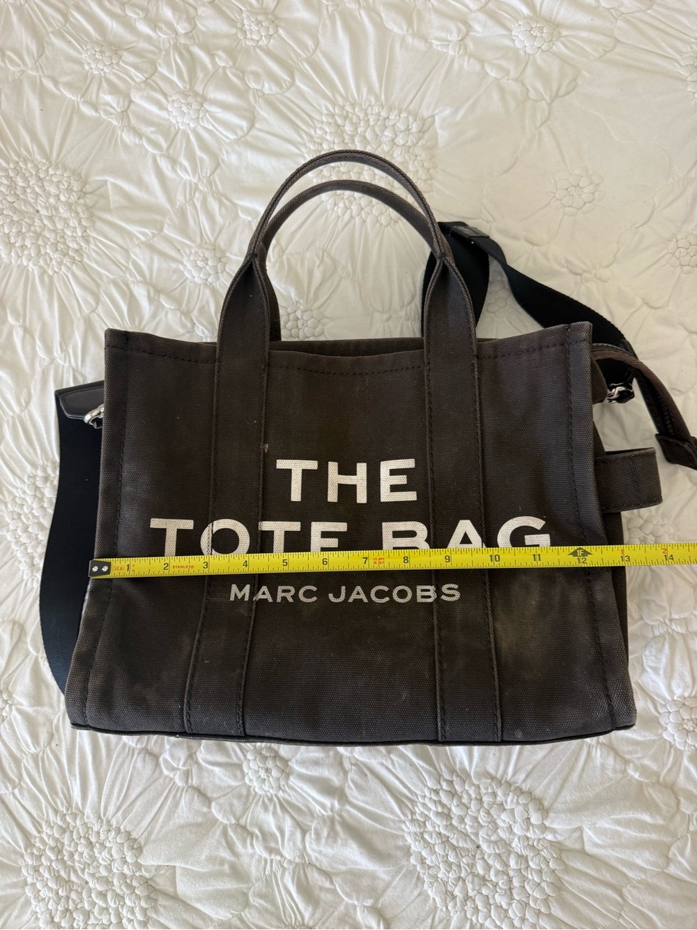 Marc Jacobs The Tote Bag in Black with White Logo - Picture 10 of 11